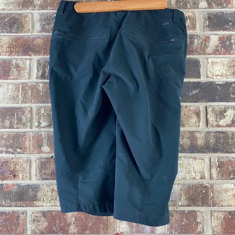 REI Women Black Hiking Athletic Outdoors Capri Crop Pants W/ Multi Pockets  3 zi - Picture 6 of 10